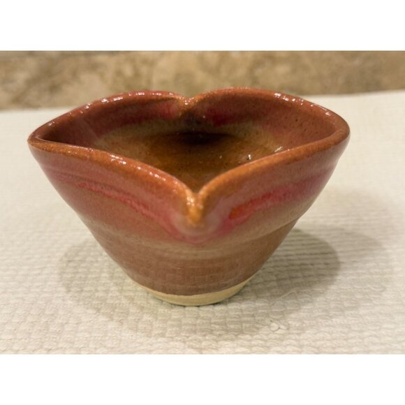 Handcrafted Heart-Shaped Ceramic Bowl - Picture 2 of 9